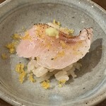 酒と旨いもの なまけもの - 髭鯛だったかな。カラスミが美味しくて一粒たりとも残したくない