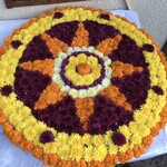 ケララキッチン - これは綺麗！オーナーさんがデザインしたプーカラム(花飾り) 制作費は十ウン万円だそうです！