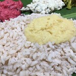 ケララキッチン - マッタライスの上にダールとギーをかけてくれます