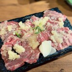 炭火焼肉 たけのうち 本店 - ニンニクハラミ