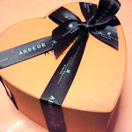 アルデュール 東京駅グランスタ店 - マカロンショコラ（1575円）。