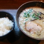 でびっと - 醤油豚骨（のーまる）７２０円、白ごはん１５０円