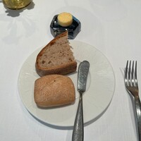 シェ オリビエ - 自家製パン＆唐辛子バター