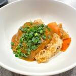 ahill - ahill定番 焼きカレー 自家製福神漬けを添えて