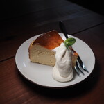 炉場 - バスクチーズケーキ