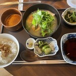 ザ・リッツ・カールトン福岡 - ランチは水炊き定食