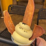 芋栗パーラー ブリキトタン - 芋ソフトパフェ 税込850円（R7.5時点）