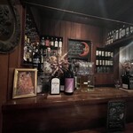 むーんしゃいん - 1階のカウンター