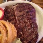 Lone Star Steakhouse & Saloon - 肉迫る