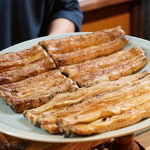 かぶと - 白焼：天然物と養殖物の食べ比べ