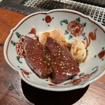 京都 和牛料理 一石三鳥 - 厳選牛ホルモン味噌焼肉2種盛り合わせ