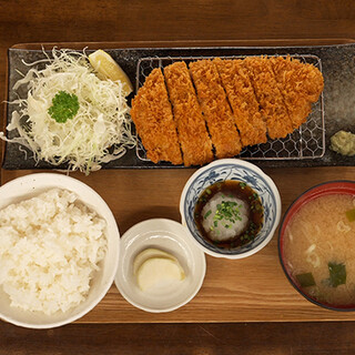 孤独のグルメ飯「上ロースとんかつ定食」