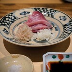 温石 - 素晴らしい色合いのグラデーション。これはヤイトだけれど、鰹もこちらで始めていただいて「これが鰹？」と驚いたものでした。