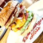 REDS' BURGER DINER - CHEESE BACOC EGG PINE