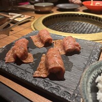 和牛とタン 焼肉 とみ 新橋本店 - 