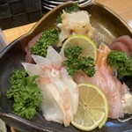 大翔 - 刺身盛り　少なめに注文。ツブ、鯛、蛸、平目、サーモン、マグロ。山わさびで。