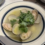 クアットロクオーリ - ハマグリの白ワイン煮