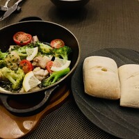 Jose Luis Karuizawa - 鶏とブロッコリーのアヒージョ 柚子胡椒レモン