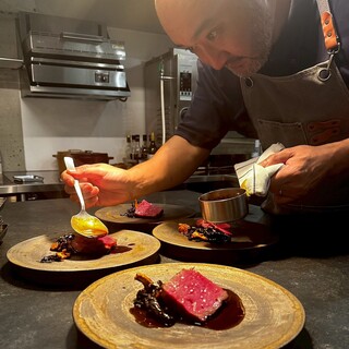 当店のシェフ・須藤の感性で仕立てるフランス料理をご堪能あれ