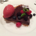 北島亭 - チョコレートのフランボワーズ入りタルト