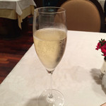 北島亭 - おまかせワインのスパークリングワイン