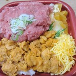 海鮮　彩り　どん太 - ウニ･トロ丼 ￥1,350-(8%税込)を特盛り ￥324-(8%税込)にしていただきました♪