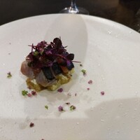 ビストロケンヂ - 鰆の燻製ラズベリーソースon茄子andクリームチーズ