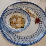 横濱元町 霧笛楼 - 鮑とムール貝の蒸し煮 蓮根と茗荷のバターライス 貝の泡と共に　米は十日市場産だそうです