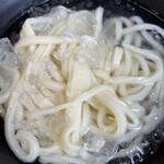 なかむら - 歪麺が入っているのがよい