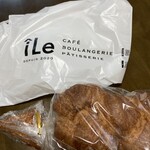 iLe - クロワッサン食パン８００円