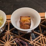 仁修樓 - 蓮根餅∼自家製XO醤を沿えて