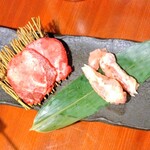 야키니쿠・내장구이・요우간야키 이치。 - タン塩とせせり