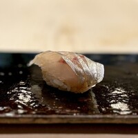 鮓 村瀬 - エボダイ昆布〆
                    うめええええ！
                    うまく締まってて脱水加減好み！