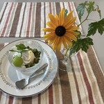 桃花水 - ★本日のランチ（豚ロースのスパイスフリールトマトソース・1100円税込）デザート（レディースDAYサービス）★