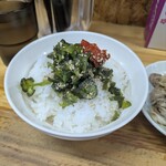 えんふく家 - ライスに青ガッパと豆板醤、ゴマをのせて