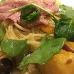 ラ・メゾン アンソレイユターブル ルミネ新宿店 - 合鴨ノロース・栗カボチャ・サツマイモノクリームソースパスタ　トリュフオイル風味