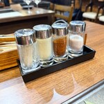 炭焼きジンギスカン いし田 - 卓上調味料