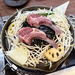 炭焼きジンギスカン いし田 - 北海道羊と厳選輸入羊のミニコース 5品7700円
      （写真は2人前）