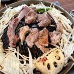 炭焼きジンギスカン いし田 - 北海道羊と厳選輸入羊のミニコース 5品7700円
      （写真は2人前）
