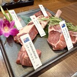 炭焼きジンギスカン いし田 - 北海道羊と厳選輸入羊のミニコース 5品7700円
                                （写真は2人前）