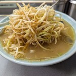 道楽 - ネギチャーシュー麺近景。見た目はどうしたってラーショ。だけど、全然違う。