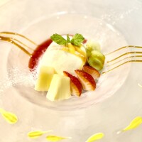 パンナコッタと季節のフルーツ添え