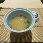 博多 鮨 まつもと - たまごと抹茶と梅の3色そうめん入りお味噌汁