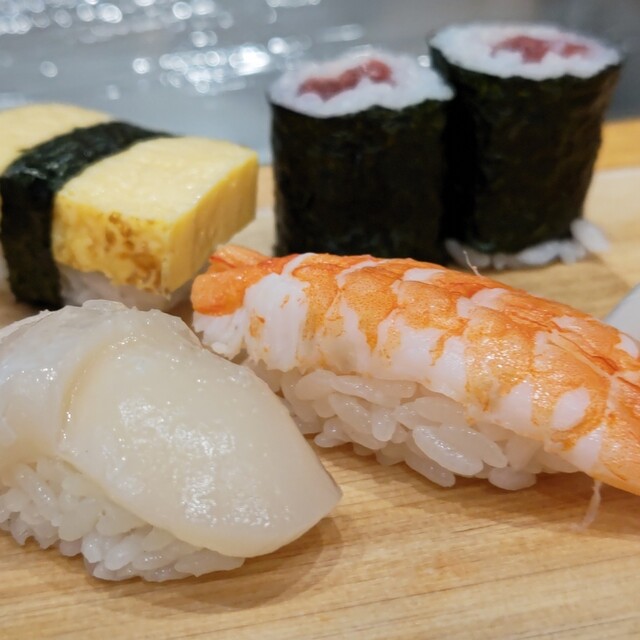 Tsukiji Sushi Iwa Ginza Mitsukoshi Ten photo 2