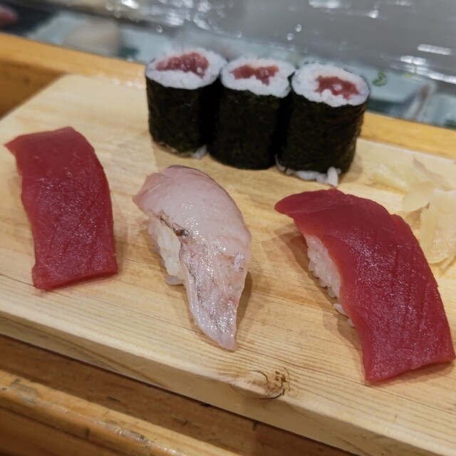 Tsukiji Sushi Iwa Ginza Mitsukoshi Ten photo 3