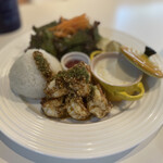 オハナ ハワイアンカフェ - クラムチャウダースープがいい感じ