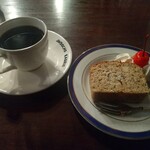ラドリオ - ブレンドコーヒー&紅茶とリンゴのパウンドケーキ