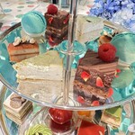 Tiffany Blue Box Café - 