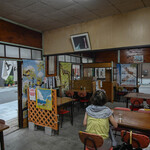 甘味かどや - "肆内（なか）"