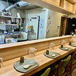 中華そば 深緑 - 内観① 1巡目でしか見れない光景